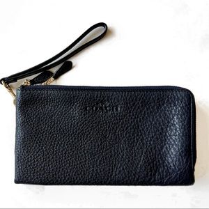 Coach Double Corner Zip Wristlet